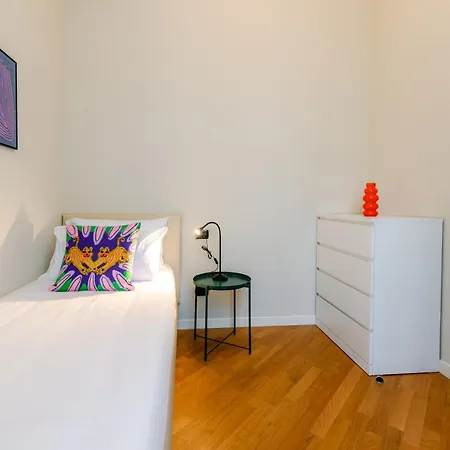 R Oleandro House קומו