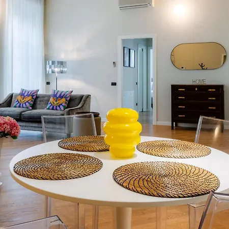R Oleandro House