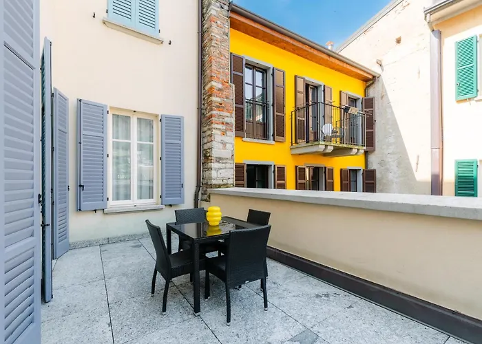 R Oleandro House